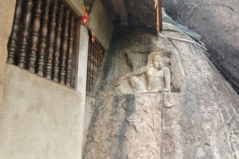 From Colombo/Negombo to Anuradhapura Day Tour with Mihintale