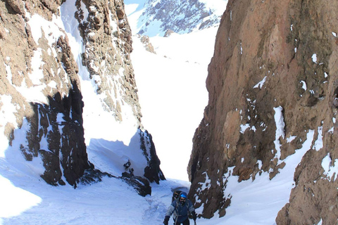 Piuquencillo 4047m Summit: Mountaineering ( 2 days)