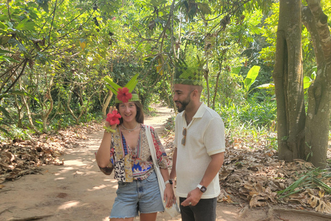 Sabores e historia de Zanzíbar: tour por la granja de especias y la Ciudad de PiedraVen al punto de encuentro en el antiguo fuerte de Stonetown