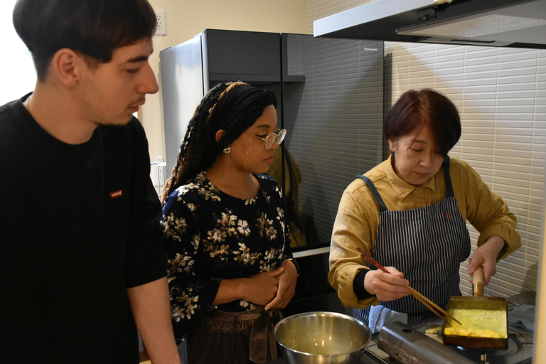 Kanazawa: Cook & Eat with Local Grandma in a Japanese Home