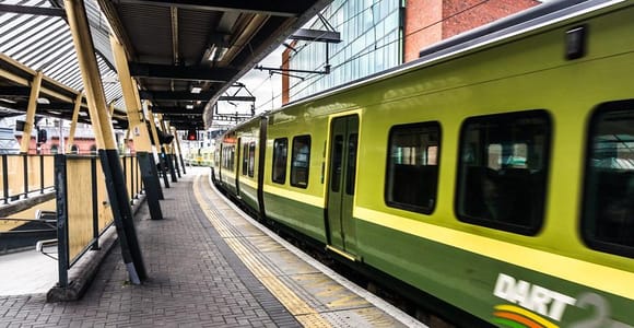 Dun Laoghaire: Dublin Hop-On Hop-Off Bus Tour with Train