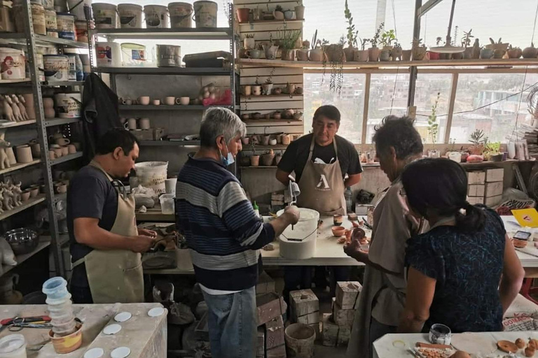 Arequipa: Hands-on clay modeling class in an art studio