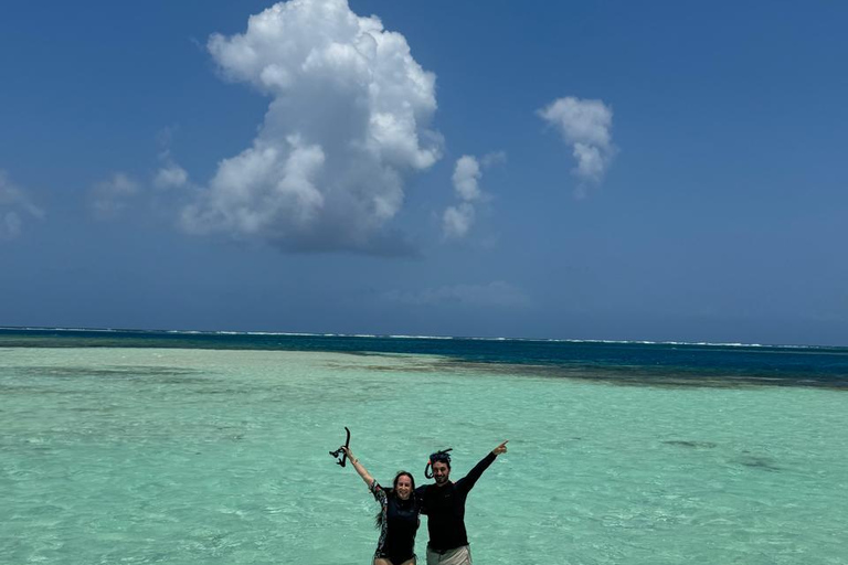 From Panama City: Cayos Limones Day Trip with Lunch