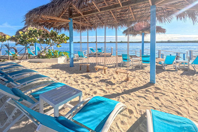 Nassau: Beach Day at SunCay incl. Lunch - Boat Tour SunCay Beach Adventure incl. Lunch - Boat Tour