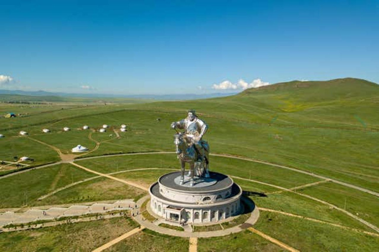 Ulaanbaatar: Genghis Khan Statue & Stargazing Tour