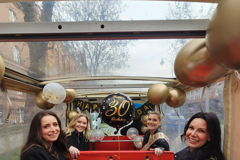 Gdansk: Top PartyBus by Night in BuggyBus &amp; inclusief alcohol