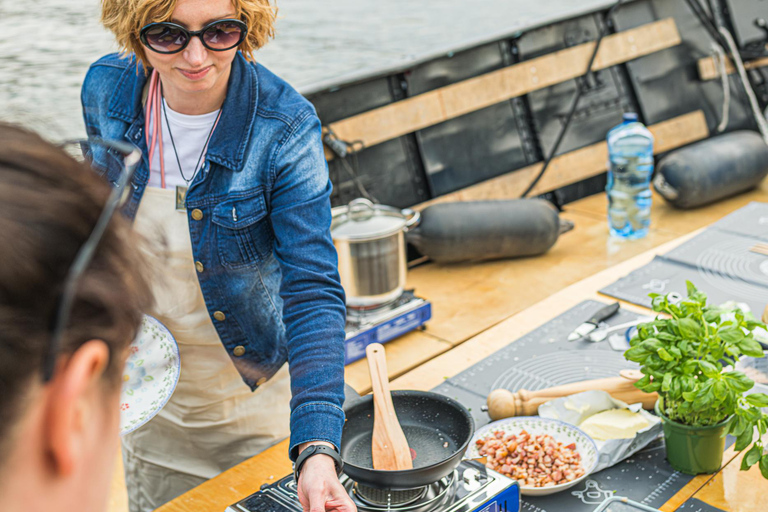 Gdańsk: Motławakryssning med pierogiprovning