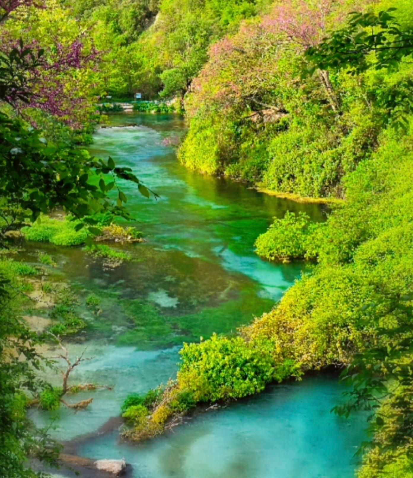 Ab Saranda/Ksamil: Gjirokastra, Blue Eye (Zug) und Lekursi