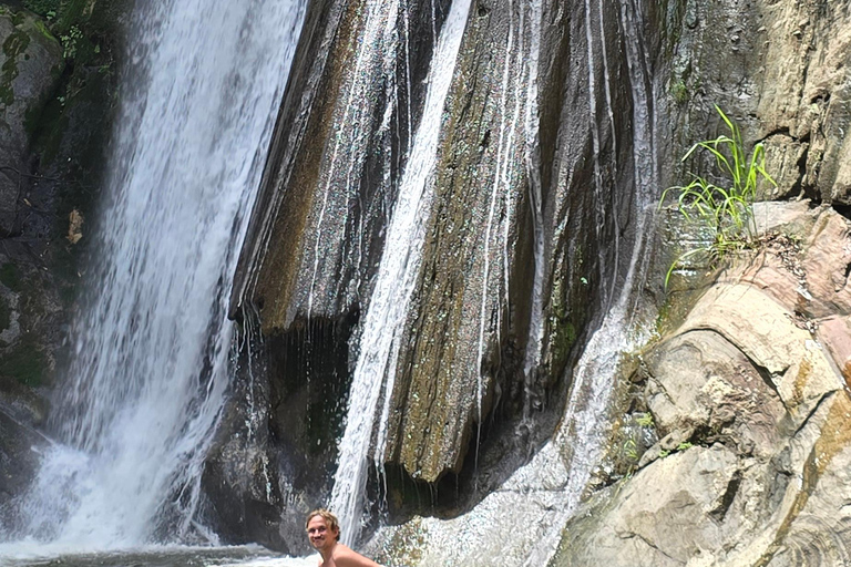 Från Ella: 9 Arch Bridge, Little Adam's Peak och vattenfallsturFrån Ella: 9arch bridge, little Adam'speak &amp; Waterfalls tur