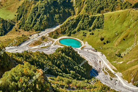 Tour di Kazbegi con una fantastica vista sulle montagne del Caucaso