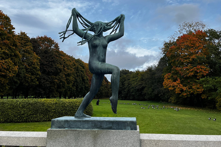 Oslo: Vigeland Park Guided Tour with Hidden Stories