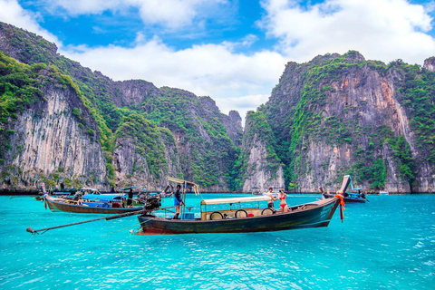 From Phi Phi islands: Phi Phi, Maya Area by longtail Boat Sunrise Round