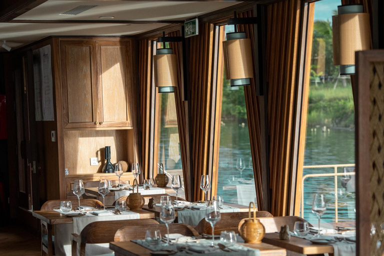 Hoi An Luxury Sunset Cruise: 5-Course Spice Menu & Cocktails VND 3,800,000 | 5-course + wine & sparkling free-flow