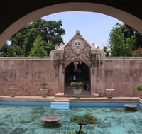 Sultanpalast, Pramban Temple und Water Castle Guide Tour - Housity