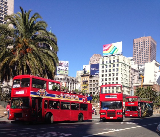 Visit San Francisco Hop-On Hop-Off Deluxe Bus Tour with 20 Stops in San Francisco, California