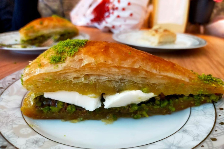 Alanya &amp;Side VIP Transfer: Antalya Bazar Cascata&amp;Shopping