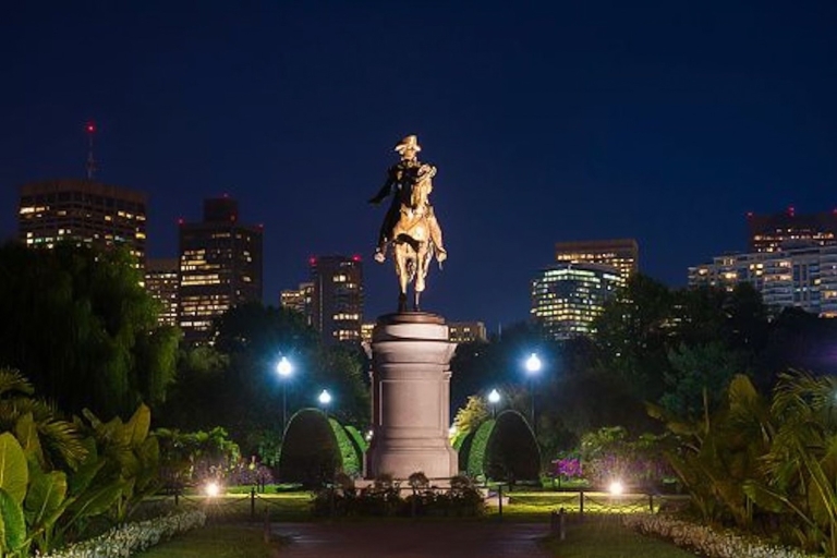Boston: Nocna wycieczka z przewodnikiem z rejsem o zachodzie słońca