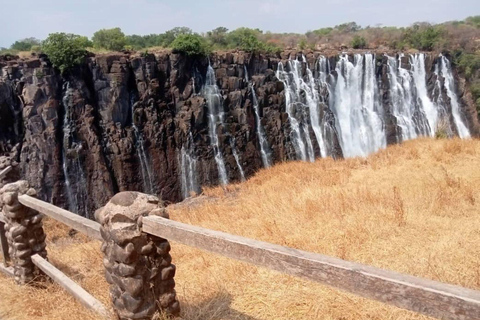 Victoria Falls: Guided Tour with Devil's Pool Viewpoint
