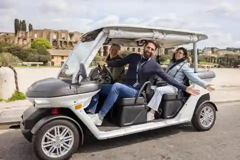 Roma: Excursión Privada en Carro de Golf con Conductor