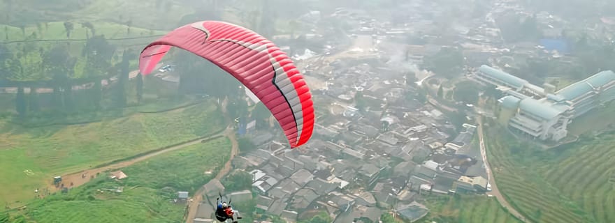 Jakarta : Parapente au sommet de la montagne et plantation de thé