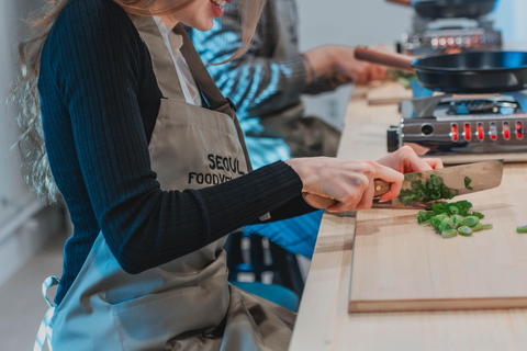 Séoul : cours de cuisine coréenne avec courses dans une épicerie locale