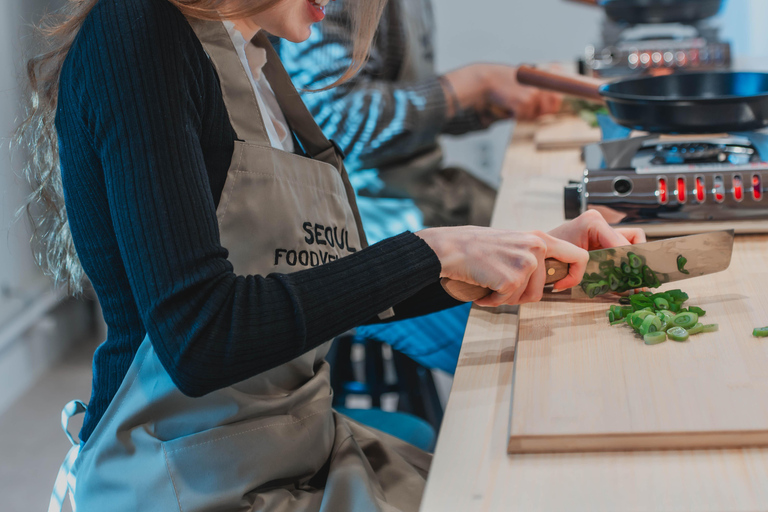 Séoul : cours de cuisine coréenne avec courses dans une épicerie locale