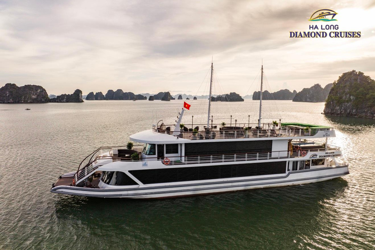 Hanoi : Best 5-Star Ha Long 1 Day Tour avec transfert en limousineVisite de Ha Long