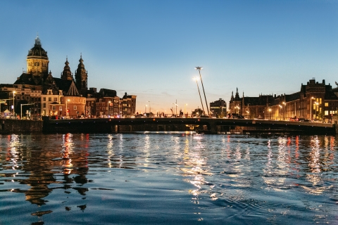 Ámsterdam: crucero nocturno de 1,5 h por los canalesCrucero nocturno por los canales de 1,5 horas