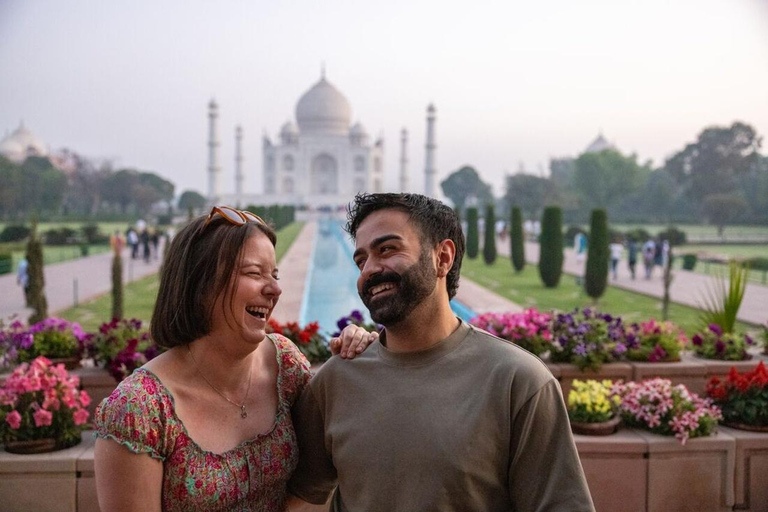 From Delhi: Taj Mahal Sunrise Tour with Skip-the-Line Ticket Private Car & Tour Guide Only