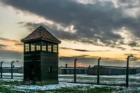 Из Кракова: Тур в Аушвиц-Биркенау с трансфером