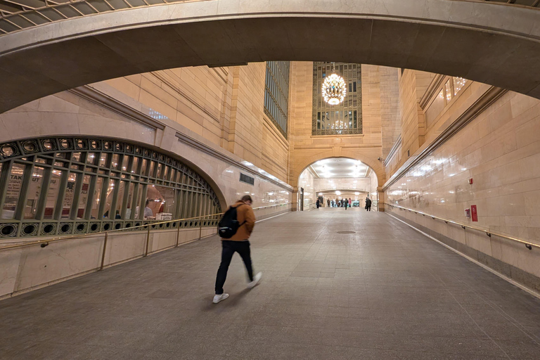 NY Midtown Secrets: Grand Central, Chrysler & United Nations Tour in English language