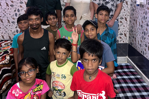 Dîner avec une famille indienne locale dans une maison indienneDîner végétarien