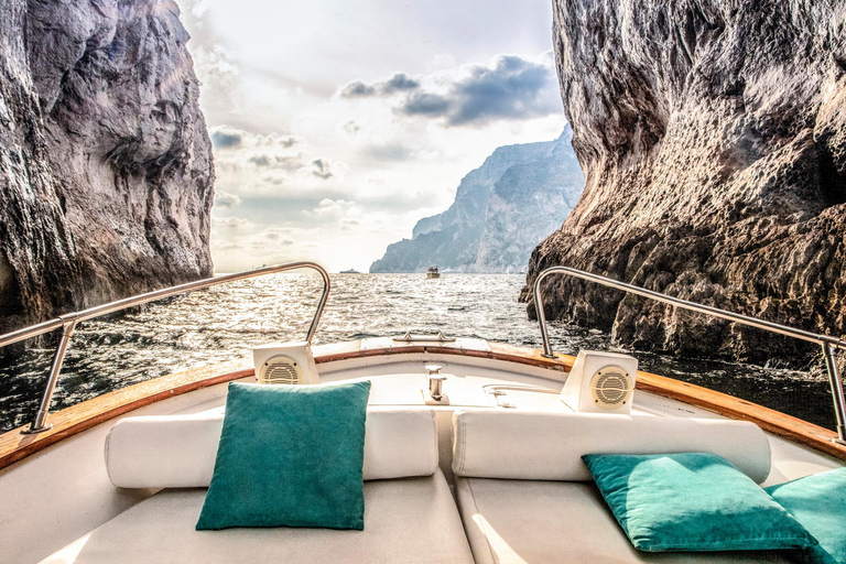 AMALFI: CROCIERE AL TRAMONTO GROTTE SPIAGGE PROSECCO E LIMONCELLO