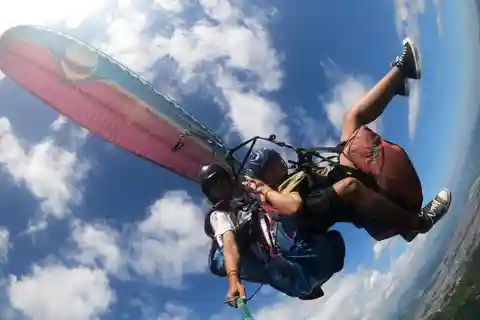 Pokhara: Parapendio sul lago Phewa con vista panoramica