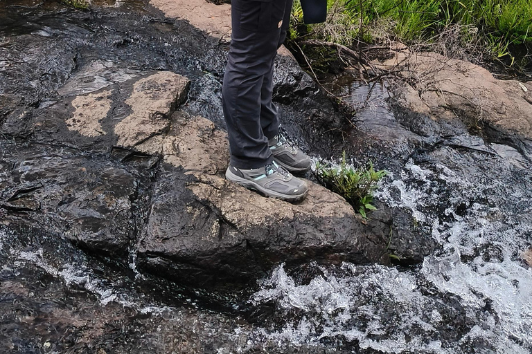 Johannesburg: Drakensberg Sentinel Peak Hike & Hotel Stay