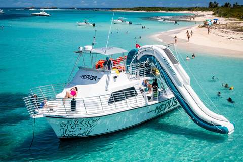 Fajardo: Crucero de snorkel por Cayo Icacos con tobogán y almuerzo