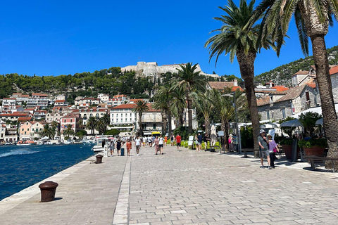 Split : Visite d&#039;une jounée des 5 îles de la Grotte Bleue avec Hvar et Vis