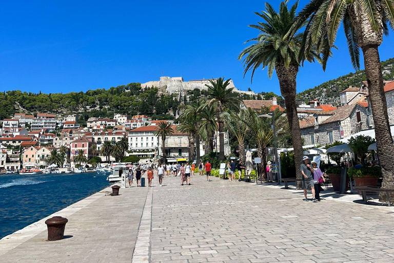 Spalato: Tour delle 5 isole della Grotta Azzurra con Hvar e Vis Tour di un giorno