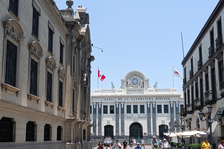 Lima : visite guidée du centre historique en vélo électriqueVisite de Lima : Découvrez le centre historique de Lima à vélo électrique et dégustation culinaire