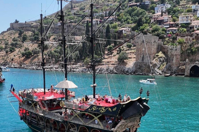 Alanya: Romantic Boat Tour with Lunch and Drinks