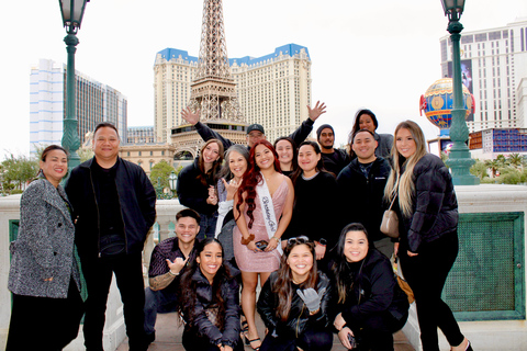 Tour privato in limousine di 2,5 ore di Las Vegas con ChampagneTour privato in limousine di 2,5 ore di Las Vegas con champagne 10 pax