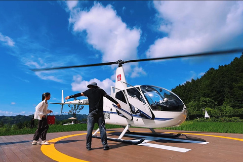 Zhangjiajie: Helicopter Flight over Avatar Mountains Sanguansi Helicopter Flight Experience Route A