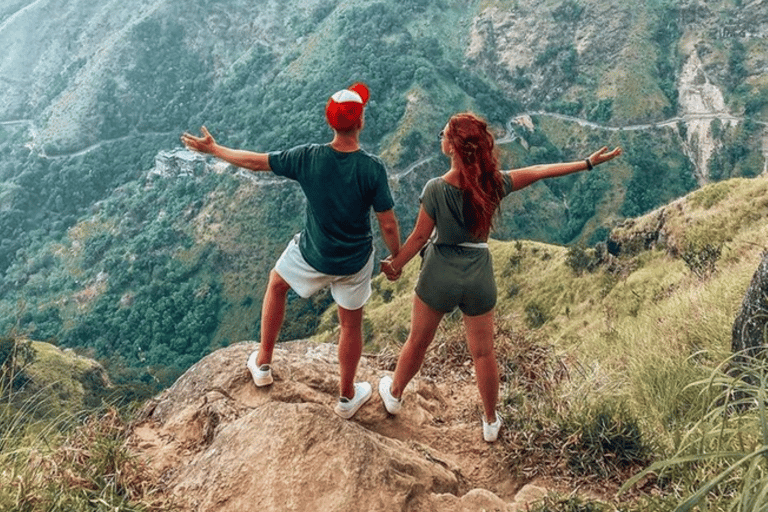 Från Ella : Vandring i soluppgången till Little Adams Peak