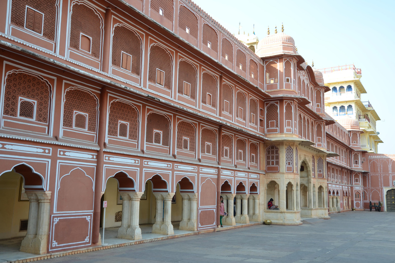 Highlights of Jaipur City on a Full Day Tour by Private CarJaipur: Highlights of Jaipur City on a Full Day Tour