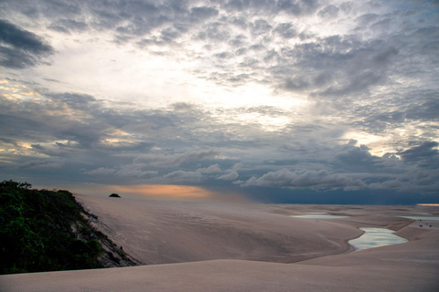 Excursão de meio dia à Lagoa Azul nos Lençóis Maranhenses