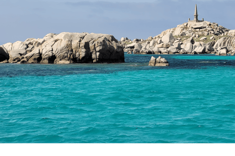 Bonifacio: the Lavezzi Islands aboard an electric sailing catamaran