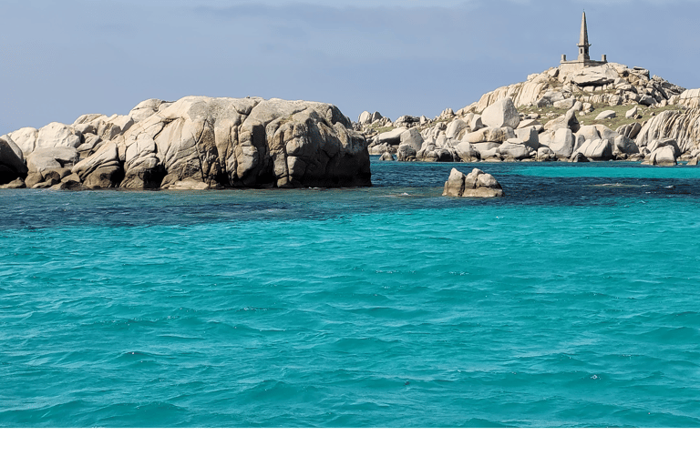 Bonifacio: the Lavezzi Islands aboard an electric sailing catamaran