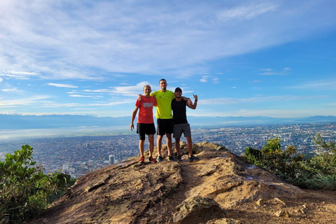 Cali : Ascension guidée de la colline des 3 croixAscension guidée de la colline des 3 croix