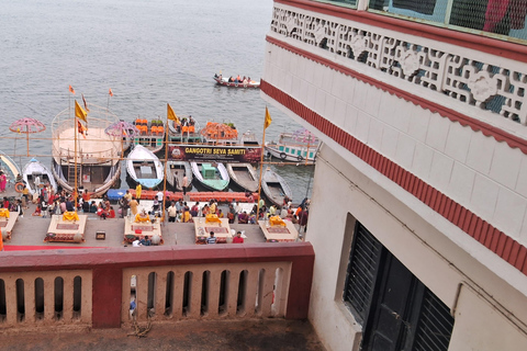 Excursão a Manikarnika Ghat e Ganga Arti