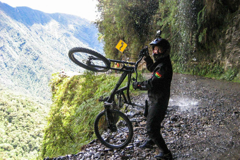 La Paz: Death Road Mountain Bike Tour z lunchem